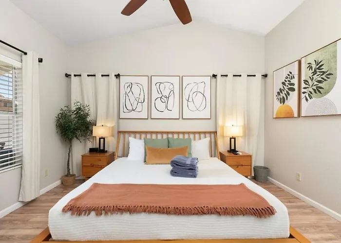 Holiday home Modern Near Westgate Community Pool Access Peoria