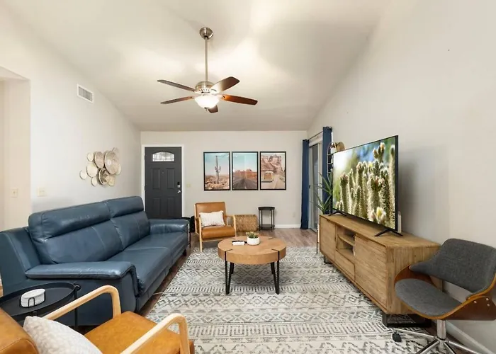 Modern Near Westgate Community Pool Access Peoria