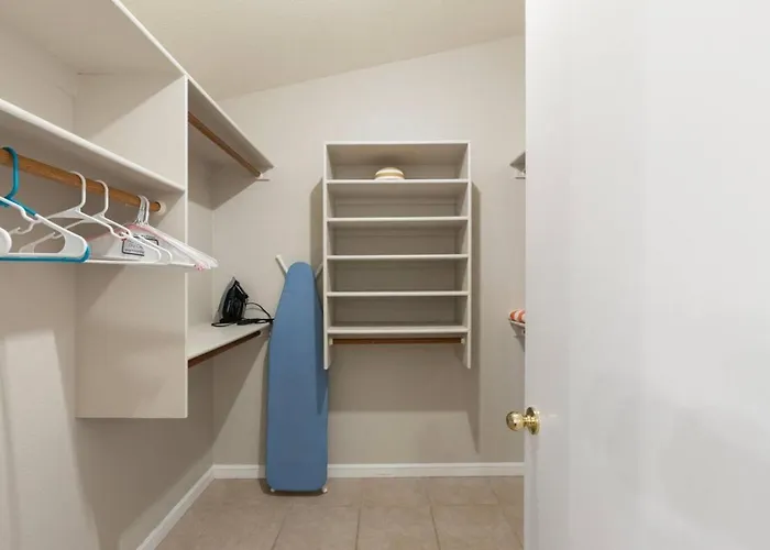 Modern Near Westgate Community Pool Access Holiday home Peoria