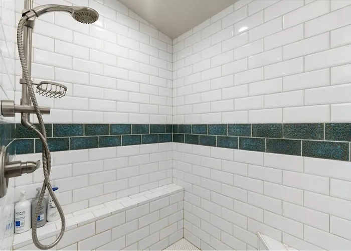 Modern Near Westgate Community Pool Access Holiday home Peoria