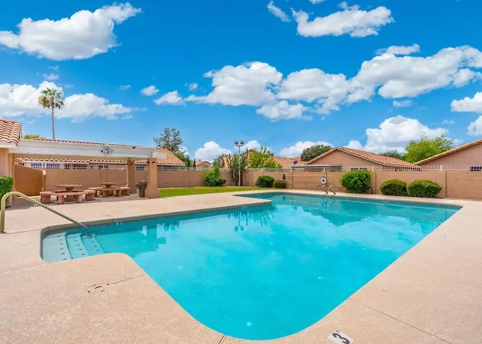 Modern Near Westgate Community Pool Access Holiday home *